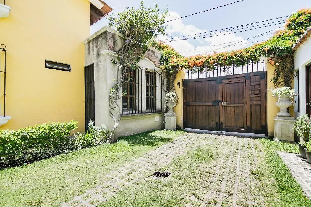 Villas Santa Ana-Ricardo Antigua